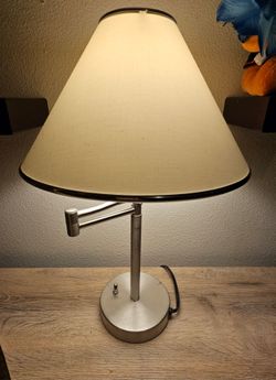 Desk lamp