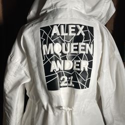 Alexander Mqueen 21 Stylish Rain Jacket / Size Medium 