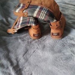 Woman's Ugg Boots Size 6