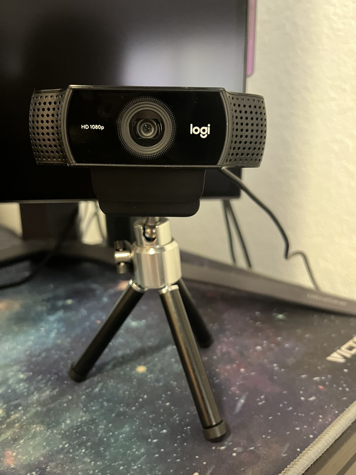 HD 1080p Logitech Webcam W Stand 