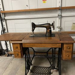 Antique 1919 Singer Red Eye Treadle Sewing Machine - Works Great And Has Electric Kit