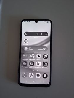 Samsung Galaxy A15 unlocked 5G with screenshield new and case.
Storage 128 giga.
In perfect condition. 
Included cable USB C.
Only 60 dollars. 
Incred