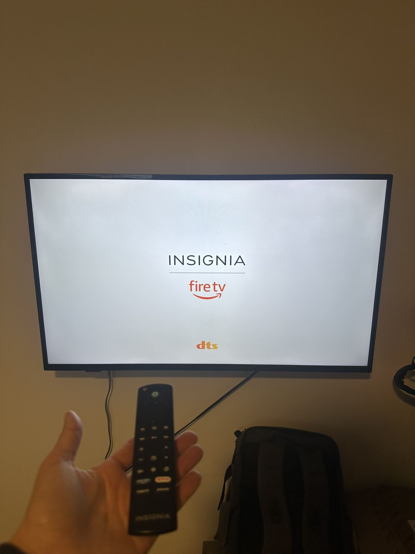 INSIGNIA 43-inch Smart 4K UHD - Fire TV