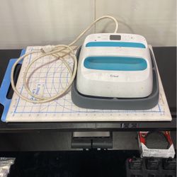 Cricut EasyPress Bundle