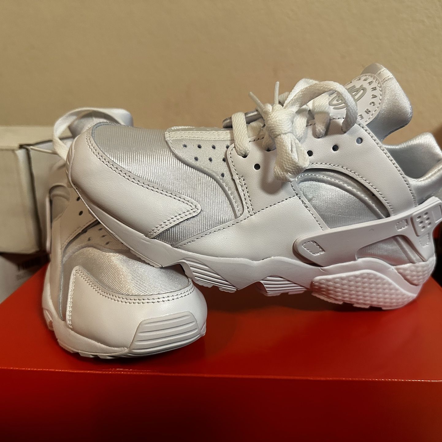 Nike Air White platinum huaraches