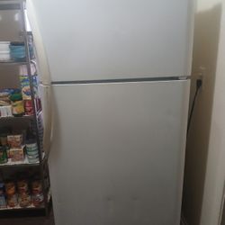 Refrigerator 