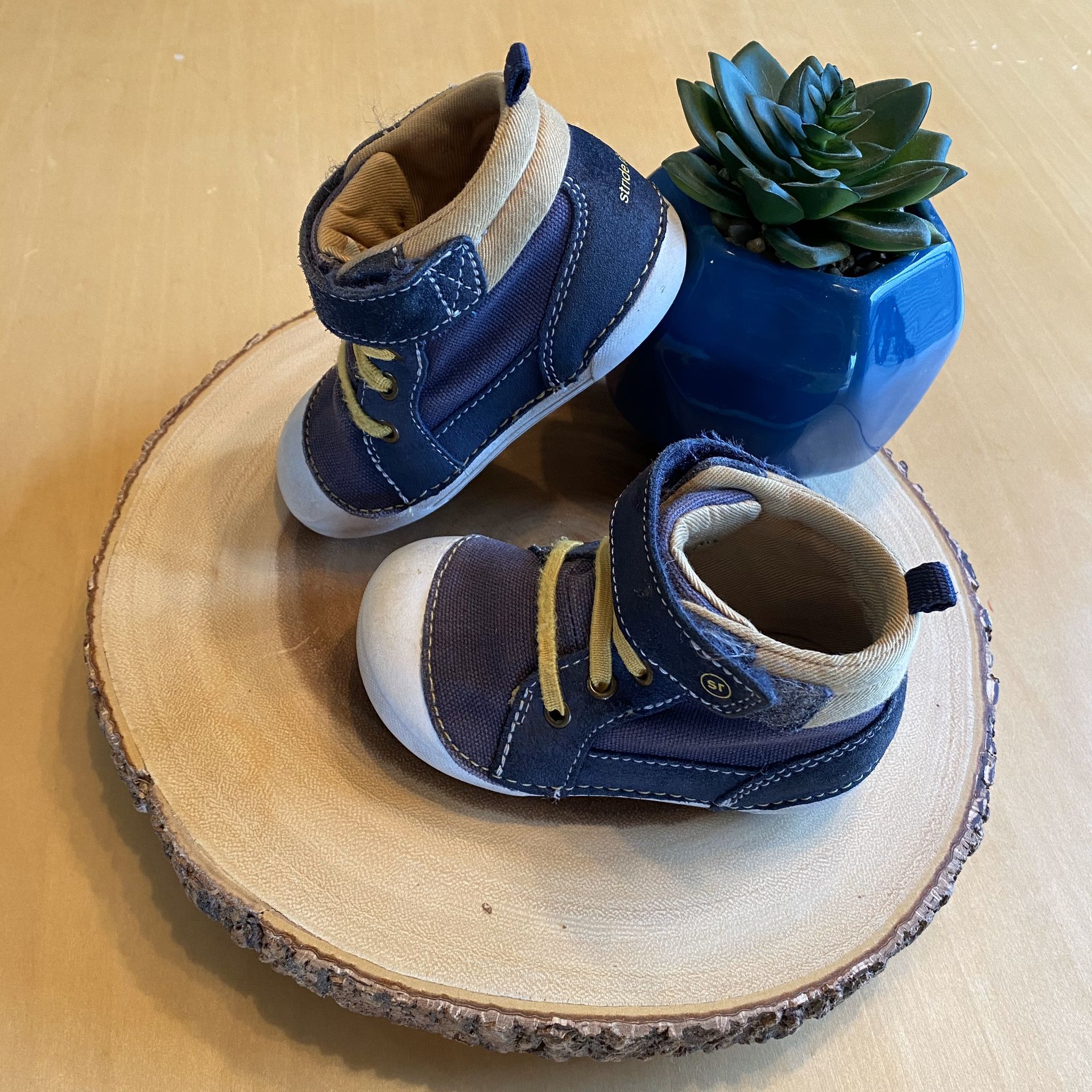 Stride Rite: Soft Motion Danny Sneaker