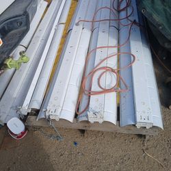 Workshop Lights 8 Ft Long WITH floresents