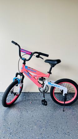 Girls 18” bike in excellent condition barely used