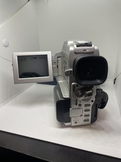 Sony Handycam DCR-PC110 Mini DV NTSC Camcorder Nightshot Sony Handycam DCR-PC110 Mini DV NTSC Camcorder Nightshot