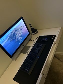 Apple Mac computer/ deck