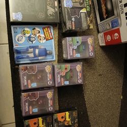 Funko Pop! Vinyl Figures, T-Shirts, Collectible Pins & DC Action Figure