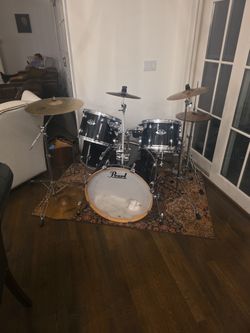 Pearl Drum Kit 