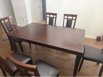 Dining Table and 6 Chairs