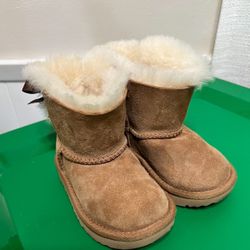 Uggs Mini Bailey Bow II