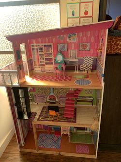 Doll House For Sale (no Furniture)