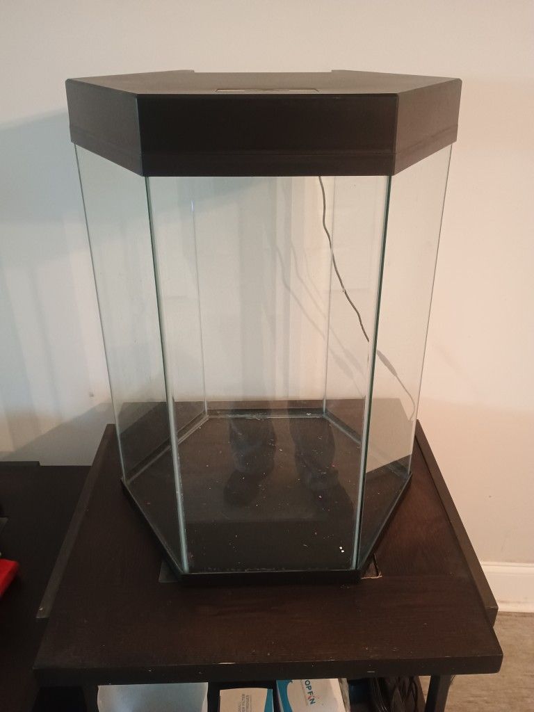 Top Fin 20 Gallon Aquarium With Accessories