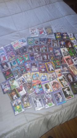 SPORTS CARD LOT* Football, Baseball, Basketball and FIFA *Rookies, Superstars, Inserts, Numbered Cards and AUTOS.
