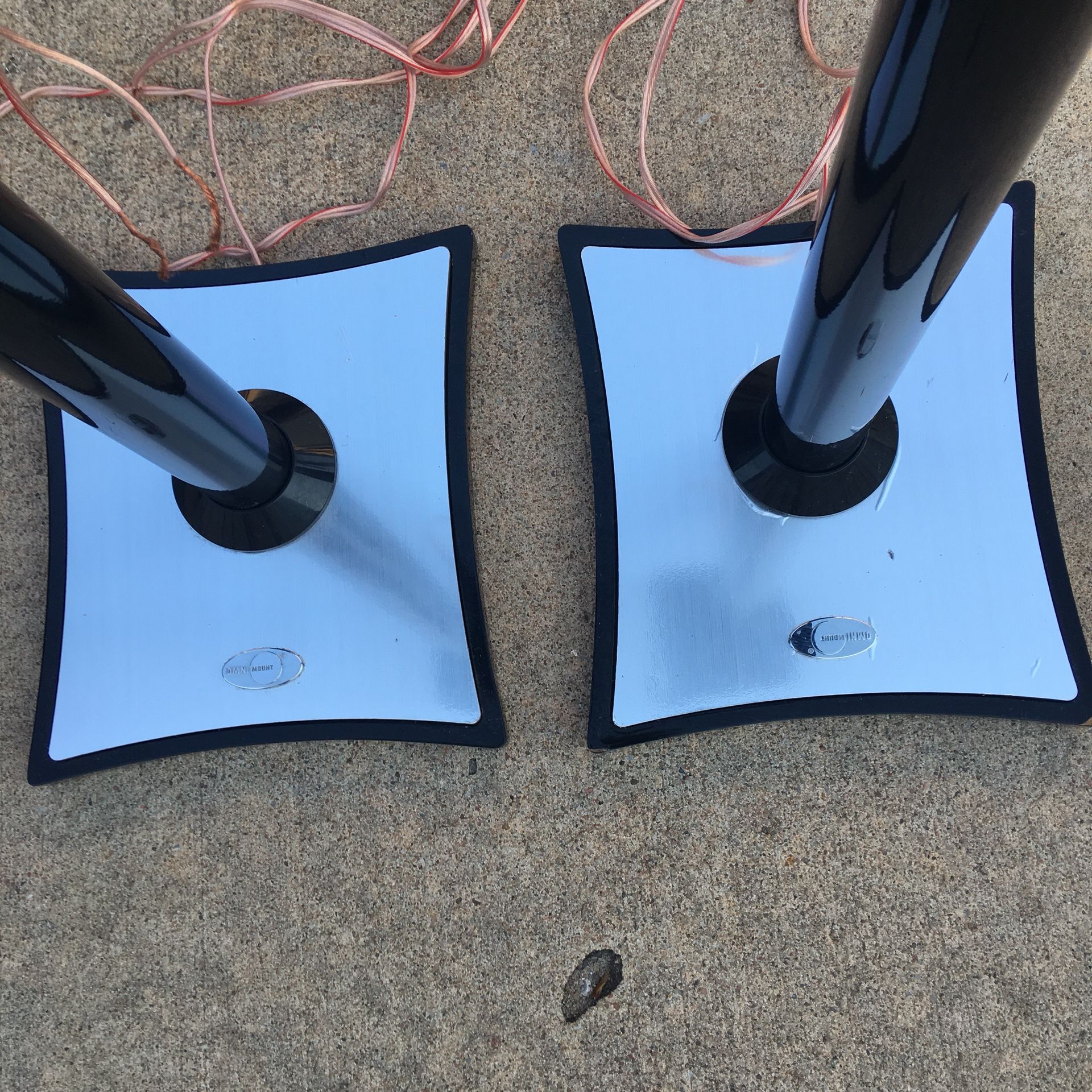 Speaker stands OMNI Mount. Gemini 2. Max speaker weight 20 lbs