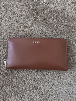 DKNY Wallet👝✨