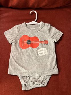 babyGap Baby Onesie | Size: 12-18m