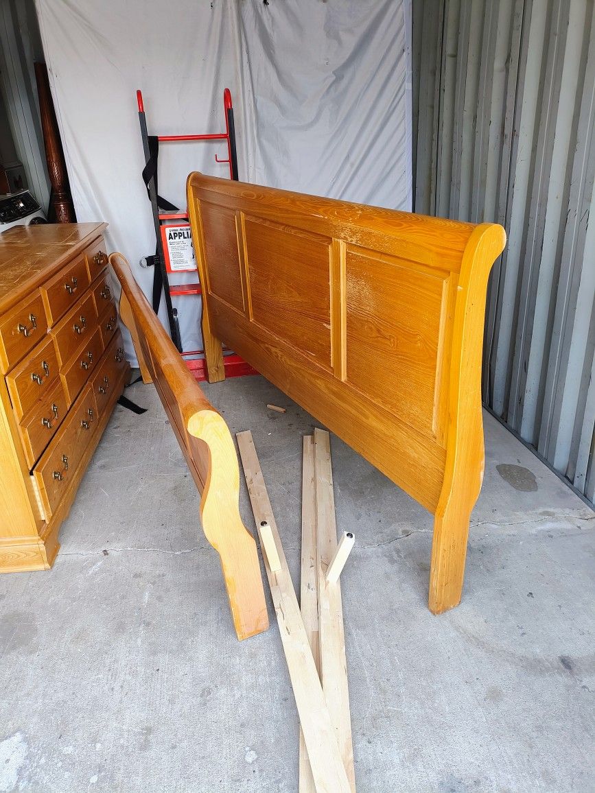 Used Full king Size Bedroom Set $900 OBO Solid Wood
