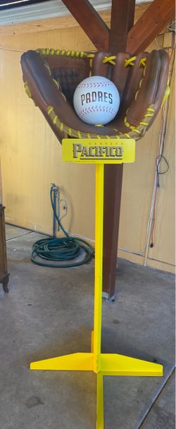 Padres Pacifico stand