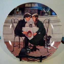 8" in diameter Edwin M Knowles Collector's Plate with Stand