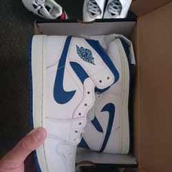 Jordan 1 Mid Top SE