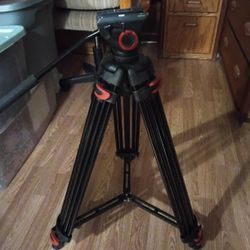 Manfrotto Video Tripod