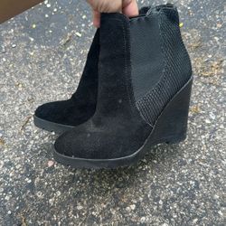 Women’s Sz 6 