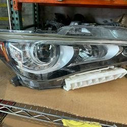 OEM 2018+ Q50 RIGHT PASSENGER HEADLIGHT NON AFS MODEL