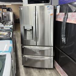 LG Stainless Steel 4-Door Refrigerator With Ice And Water Dispenser💥FINANCING AVAILABLE 💥