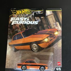 Hot Wheels Premium Fast & Furious Alfa Romeo Giulia Sprint GTA 4/5