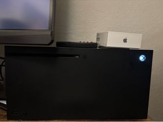Xbox One Series X 4K with controller