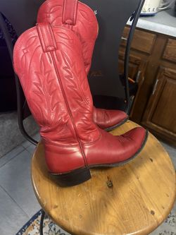 Nocona size 7 Women’s Red Vintage Boots
