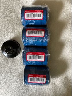 Honda Oil Filters (4) and socket