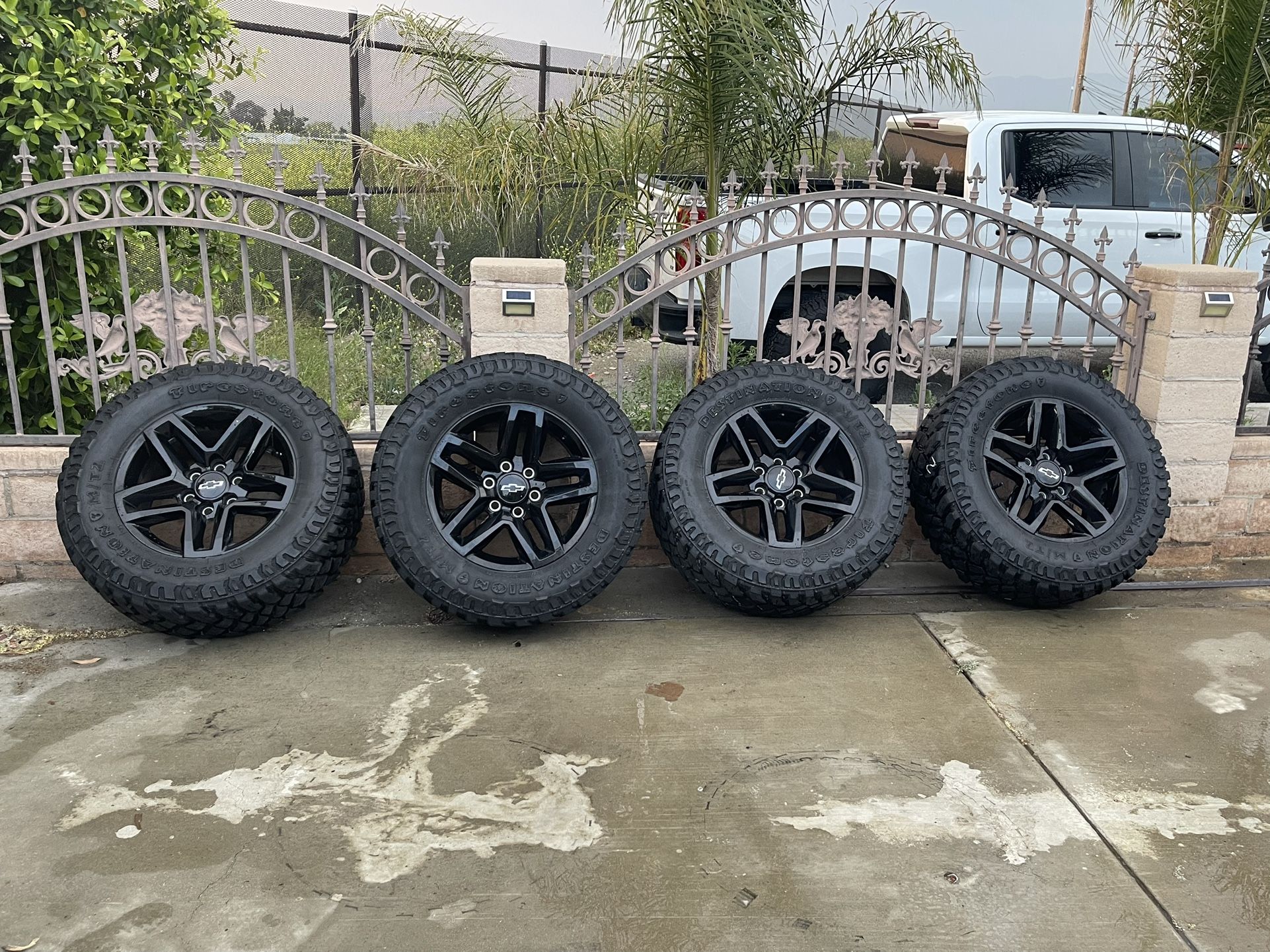 18” Trail Boss Wheels And Tires(M/T) for Sale in San Bernardino, CA
