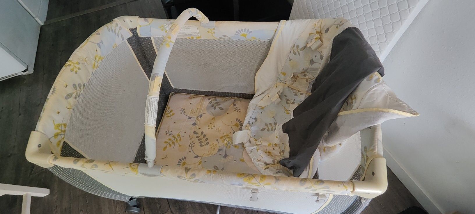 Free Pack N Okay Crib - Come Grab It