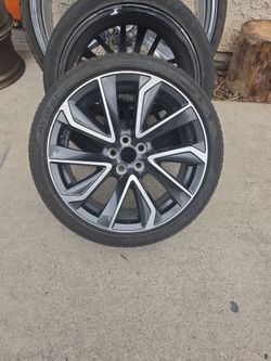 18inch one☝🏼Single Toyota Corolla (SE and XSE trims, model years 2019–2026).