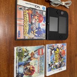 Nintendo 2DS , 3 Games 