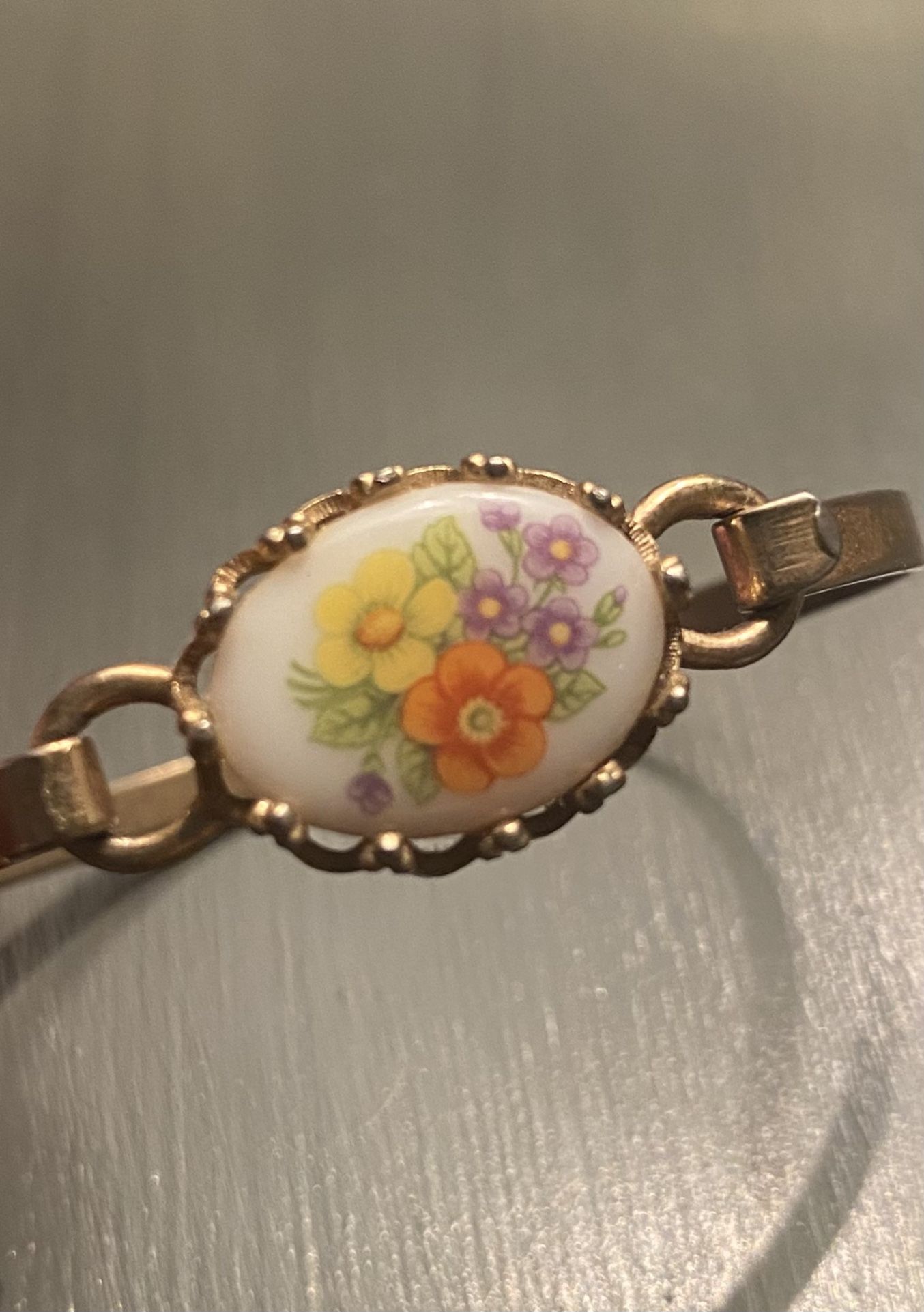 1970's Floral Avon Vintage Bangle Bracelet