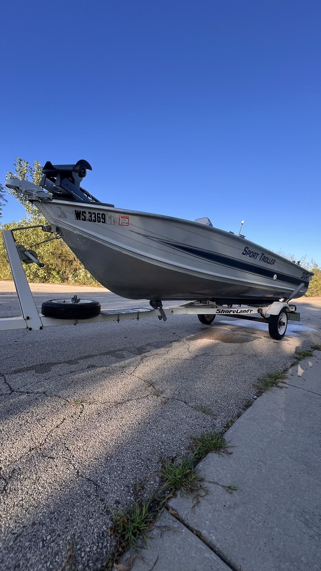 Fishing Boat 16’ 20 Hp Mercury With Trolling Motor