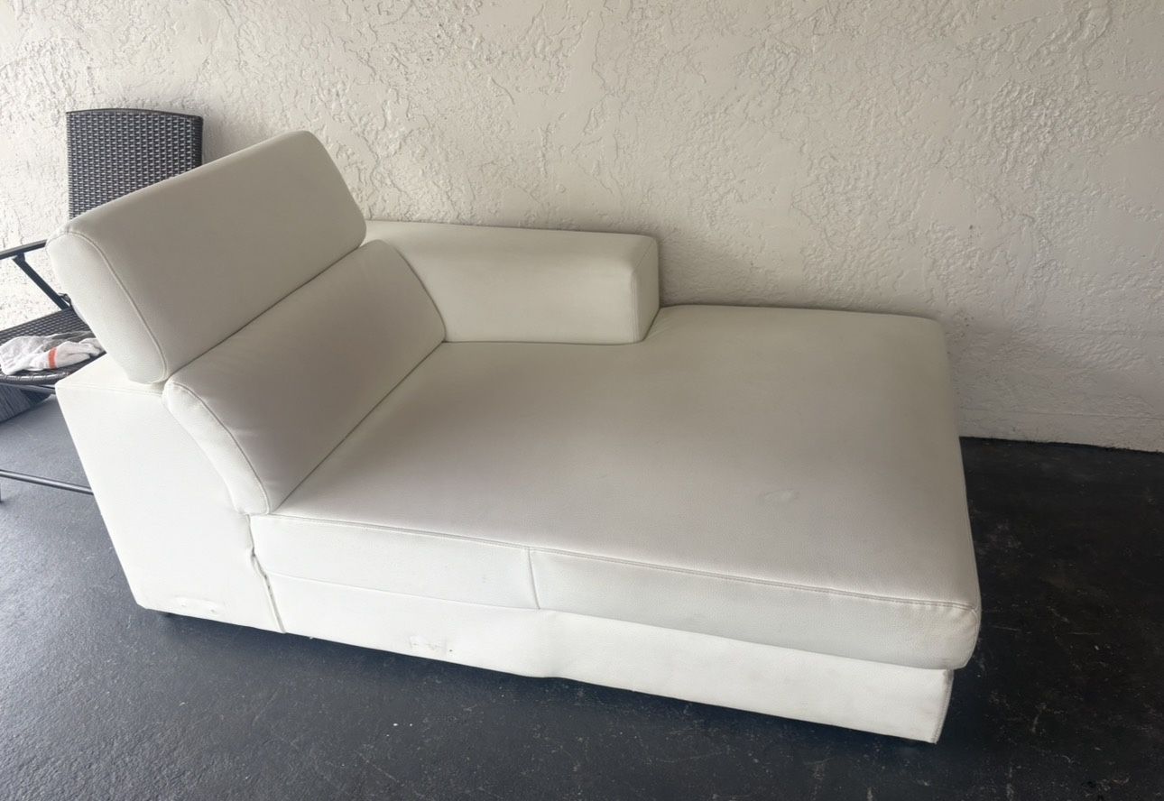 Sofa + Mesita