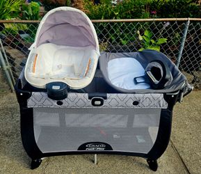 Graco- Pack N Play Bassinet Playard