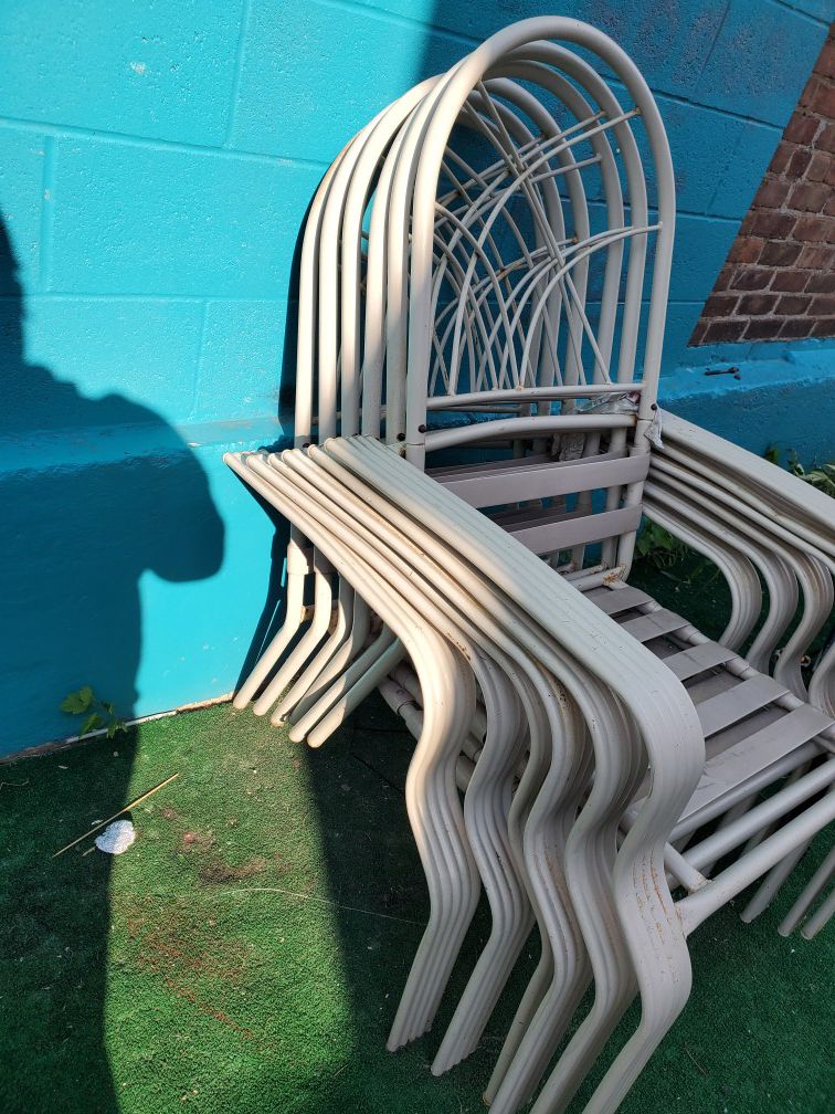 Yard chairs 💺
