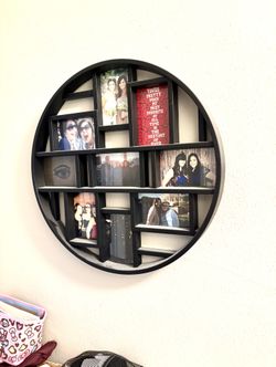 Round Black Wall Photo Frame