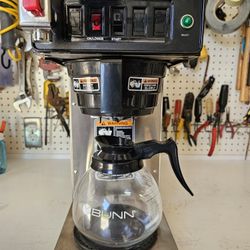Bunn CWTF15-1 Medium Volume Decanter Coffee Maker - Automatic, 3 4/5 gal/hr, 120v