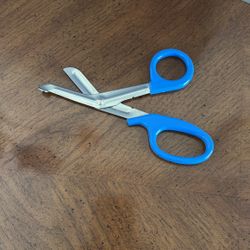 Big scissors for left hand people