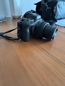 Canon R50